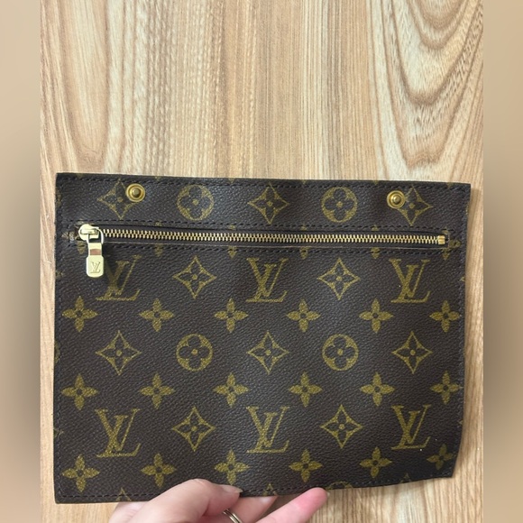 AuthLouis Vuitton Monogram Accessory Randonnee Pouch - Picture 1 of 7